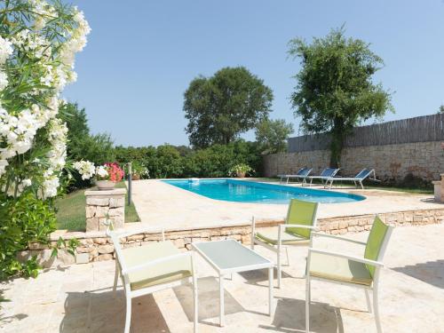 Trullo Filippo with pool near Ostuni