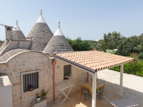 Trullo Filippo with pool near Ostuni