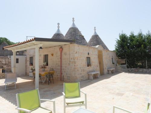 Trullo Filippo with pool near Ostuni