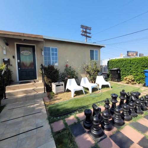 3 bedroom 2 bath home with Jacuzzi near Beverly Hills, wi-fi, Jacuzzi, Roku, BBQ, giant games family fun, Los Angeles (fotografie 2)