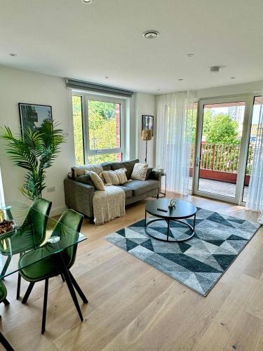 Amazing Apartment in Canary Wharf Two Bedroom, Londra