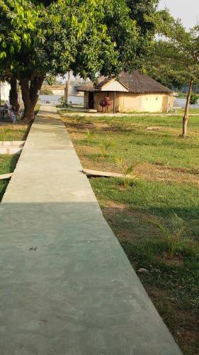 Volta Safari Guest House in Kpong