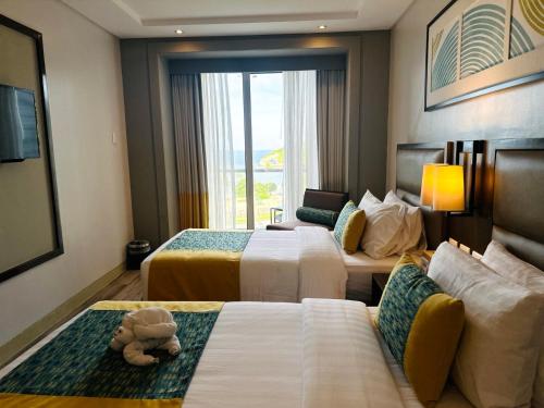 Deluxe Twin Room with Sea View image 3