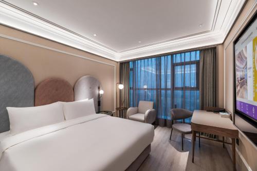Execute King Room image 4