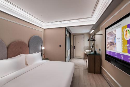 Execute King Room image 3