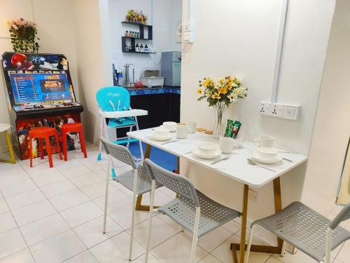 Dream Moon Home, Arcade Games machine, netfilx, majong , 60" TV Dream Moon Home, Arcade Games machine, netfilx, majong , 60" TV