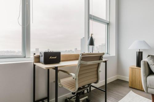 Blueground South Loop pool wd nr Grant Park CHI-1222