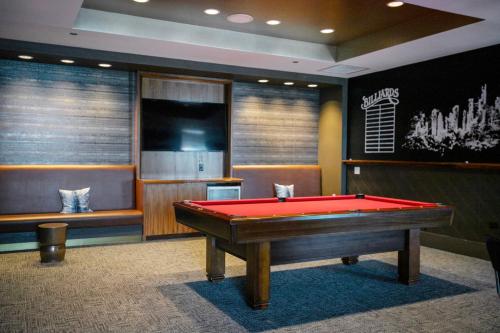 Blueground South Loop pool wd nr Grant Park CHI-1222