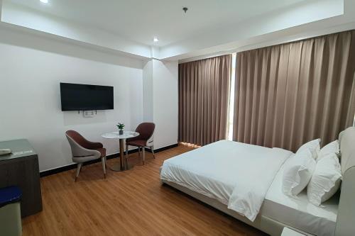 Standard Queen Room image 9