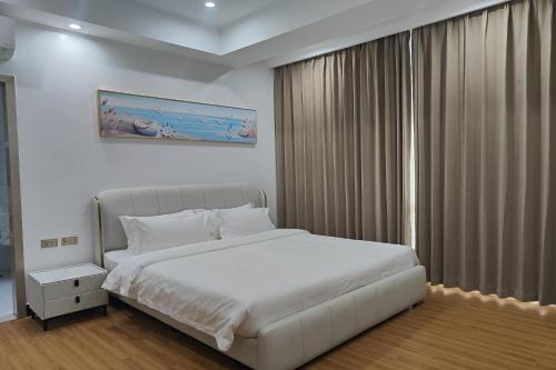 Standard Queen Room room in Mactan Grand Golden Hotel near Airport