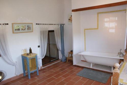 Accommodation in a farmhouse with breathtaking views in บริญอล