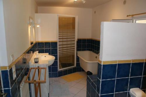 Accommodation in a farmhouse with breathtaking views in บริญอล