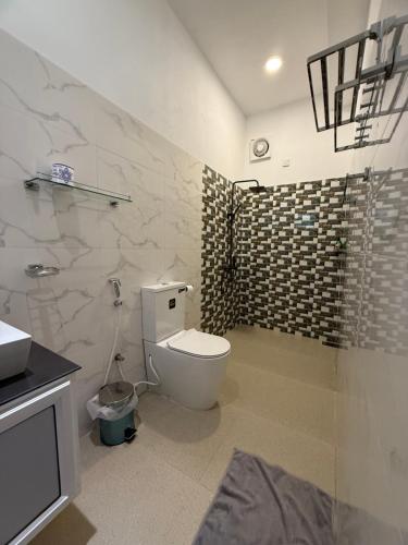 Standard Double Room image 5