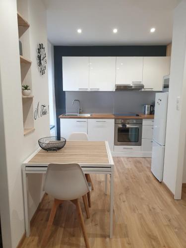 Konyha, Appartement agréable en plein cœur de ville (Appartement agreable en plein cœur de ville) in Raon-l'Etape