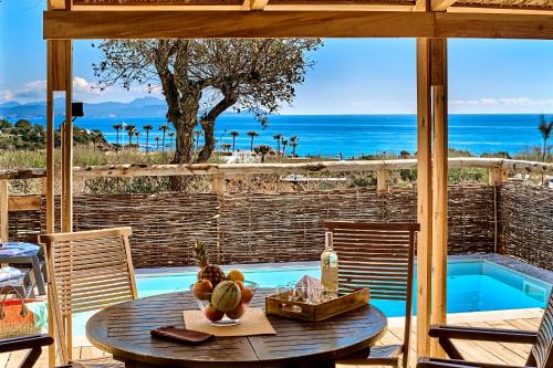 Riviera Lodge