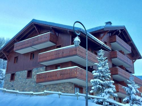 Luxury apartment in chalet, Levassaix