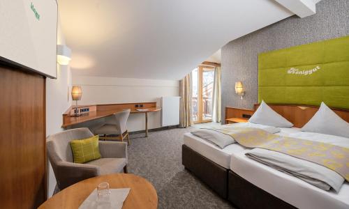 Deluxe Double or Twin Room with Balcony