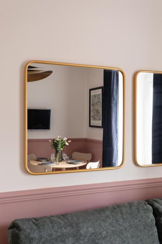 One-Bedroom Apartment image 2