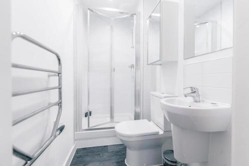 ห้องน้ำ, Redhill Nobel -Modern Central 2 Bedroom Apartment in เรียเกท