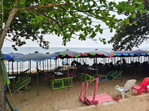 Beach, Sun Sky Resort Near Beach near Three Kingdoms Park