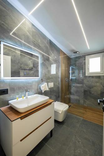 Family Room with Sea View image 4