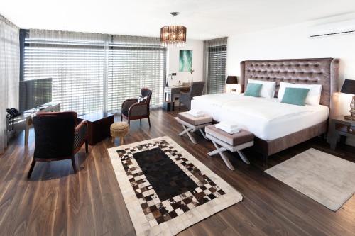 Hotel Golden Key, 4 Stars Superior in Нітра