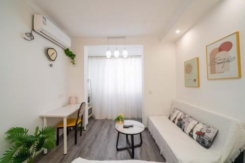 Jingyi Apartment, Шанхай (фото 7)