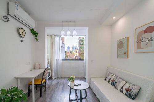Jingyi Apartment, Шанхай (фото 10)
