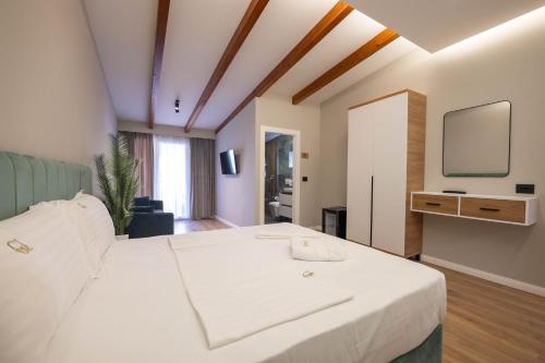 Triple Room image 1