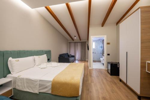 Triple Room image 3