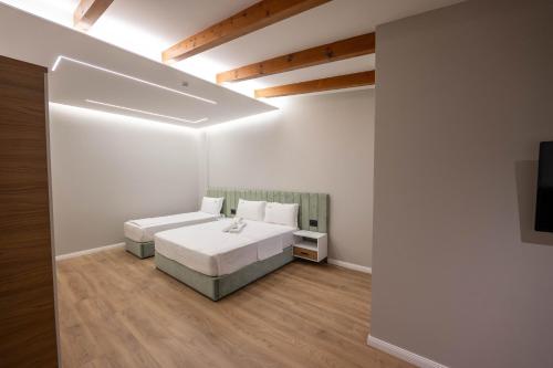 Quadruple Room with Sea View image 7