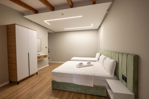 Quadruple Room with Sea View image 9