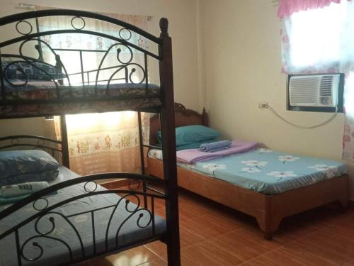 2 bedrooms, 2 beds