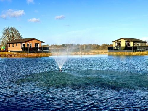 Sure Studio by Best Western Brackenborough Lakes & Resort 2