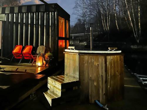 Bañera de hidromasaje, Tehdassaari Nokia HQ - Pääkonttori (Tehdassaari Nokia HQ - Paakonttori) in Nokia