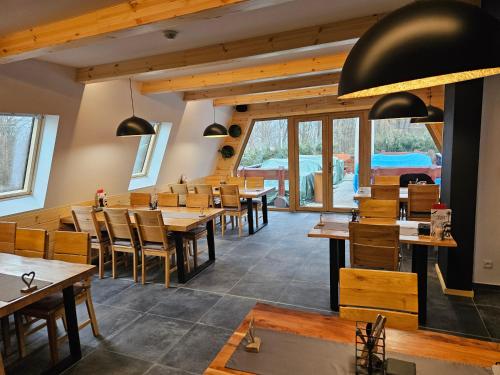 Restorāns, Wellness Hotel Koliba in Komorni Lhotka