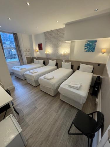 Tony's House Hotel - image 11