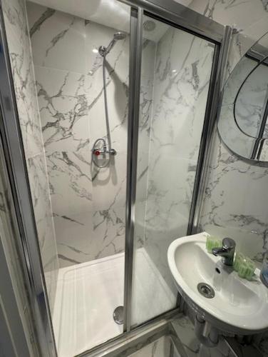 Tony's House Hotel - image 3