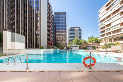 Apartamento Cercano las 4 torres - image 10
