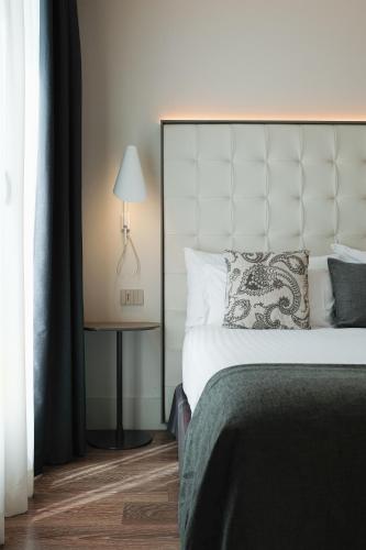Superior Double or Twin Room with Terrace image 3