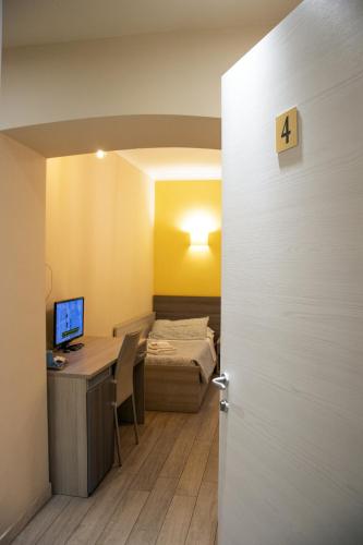 1 twin bed