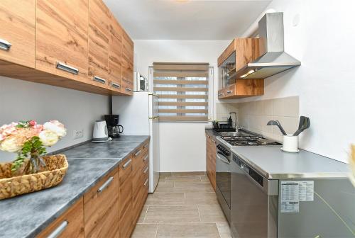 Apartment image 6