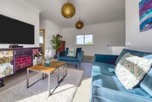 Shared lounge/TV area, 838 Villa Larissa in Caleira