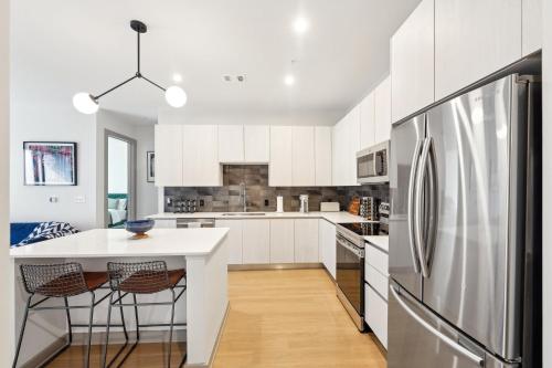 Lux 2x2 in Midtown ATL with parking in Blandtown