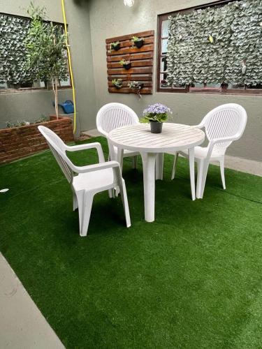 Linda casa de praia com amplo lazer in Jardim Virginia