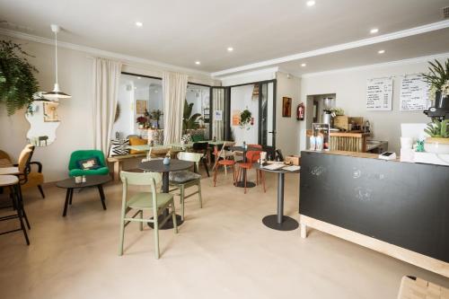 ทัศนียภาพภายนอกโรงแรม, Naim Guest House Nerja in เนร์คา