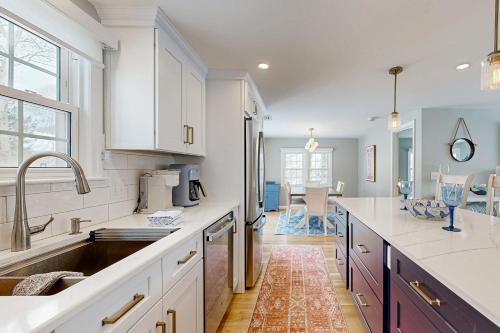 Champagne Dreams in 東丹尼斯 (MA)