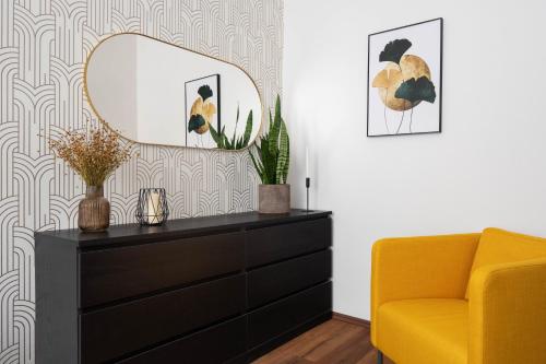One-Bedroom Apartment image 4