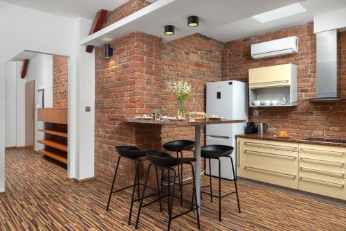 Two-Bedroom Apartment image 6
