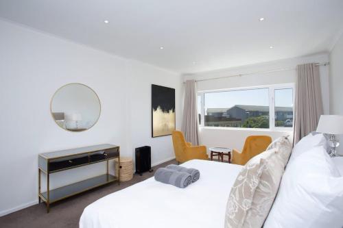 Comfort & Style apartment 200m to beach with parking - image 3